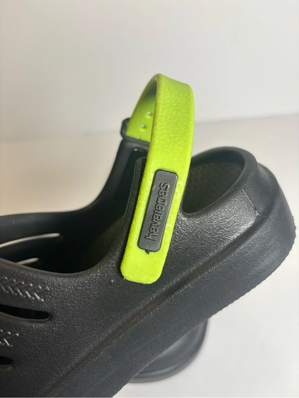 Havaianas Kids Black & Lime Green Sandals Size 13C/1Y EU 31/32